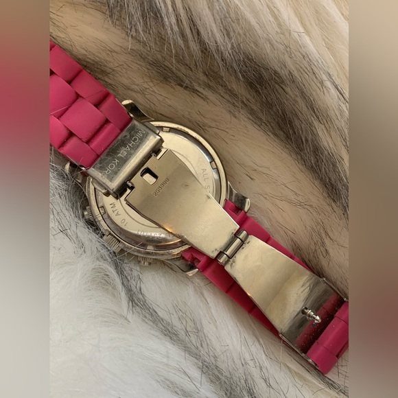 PINK LIMITED EDITION MICHAEL KORS CHRONOGRAPH WATCH - Picture 8 of 10